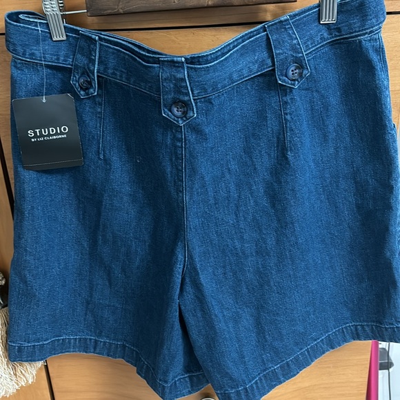 Cute Denim Shorts - Picture 2 of 3